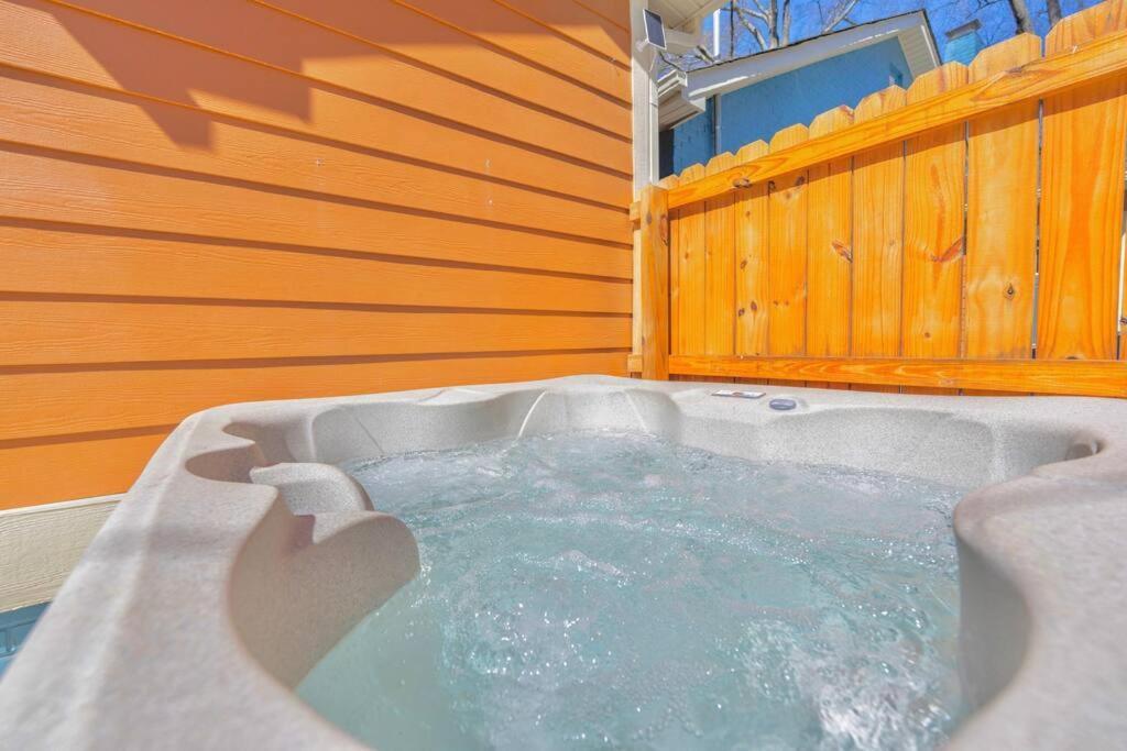 Brand New Cozy Modern Bungalow W/Hot Tub+Movieroom 7 Min From Uptown 夏洛特 外观 照片