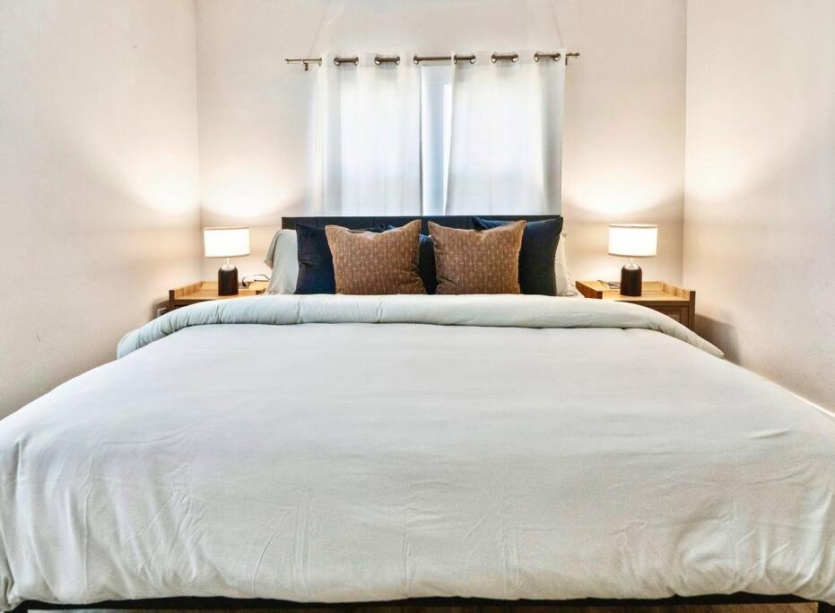 Brand New Cozy Modern Bungalow W/Hot Tub+Movieroom 7 Min From Uptown 夏洛特 外观 照片