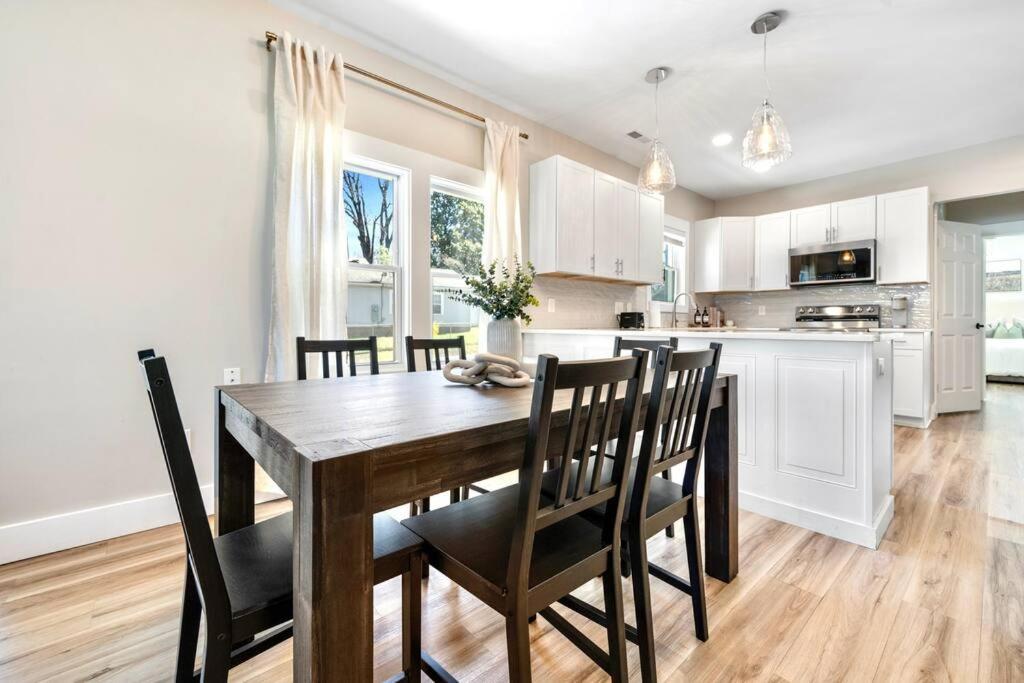 Brand New Cozy Modern Bungalow W/Hot Tub+Movieroom 7 Min From Uptown 夏洛特 外观 照片