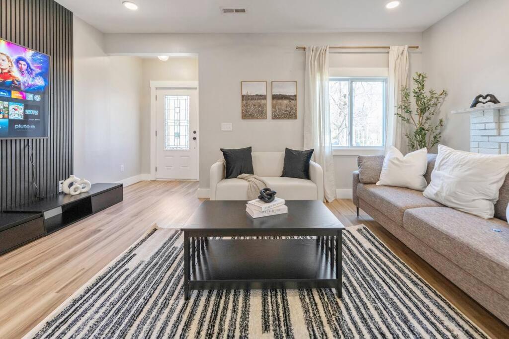 Brand New Cozy Modern Bungalow W/Hot Tub+Movieroom 7 Min From Uptown 夏洛特 外观 照片